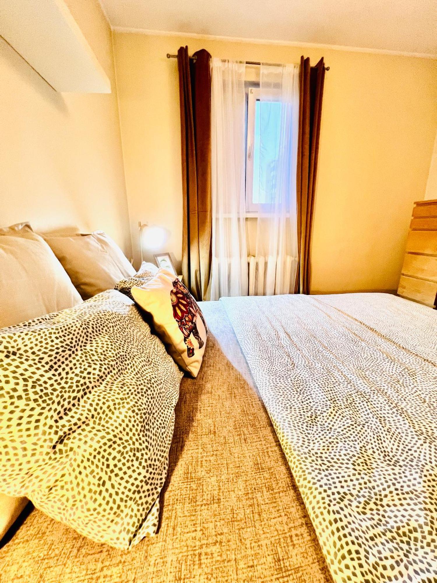 Boulevard Rose Apartment Alba Iulia Bagian luar foto